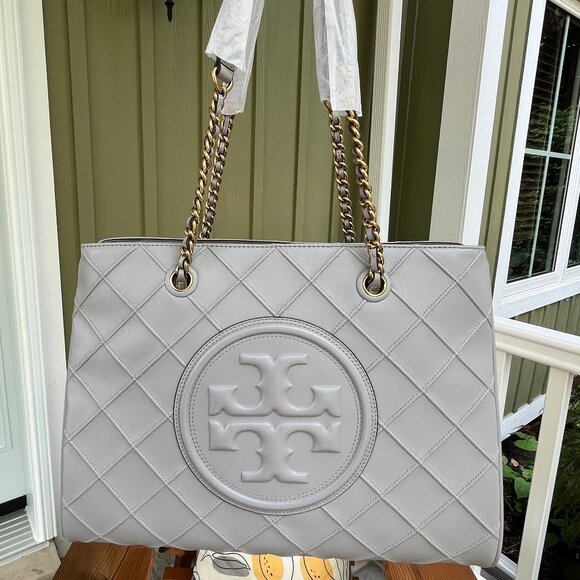 Tory Burch Fleming Soft Chain Tote in Bay Gray colour - Authentic - Picture 1 of 15